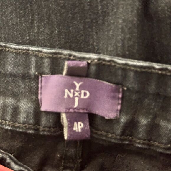 NYDJ Jeans. Size: 4P - Picture 5 of 10